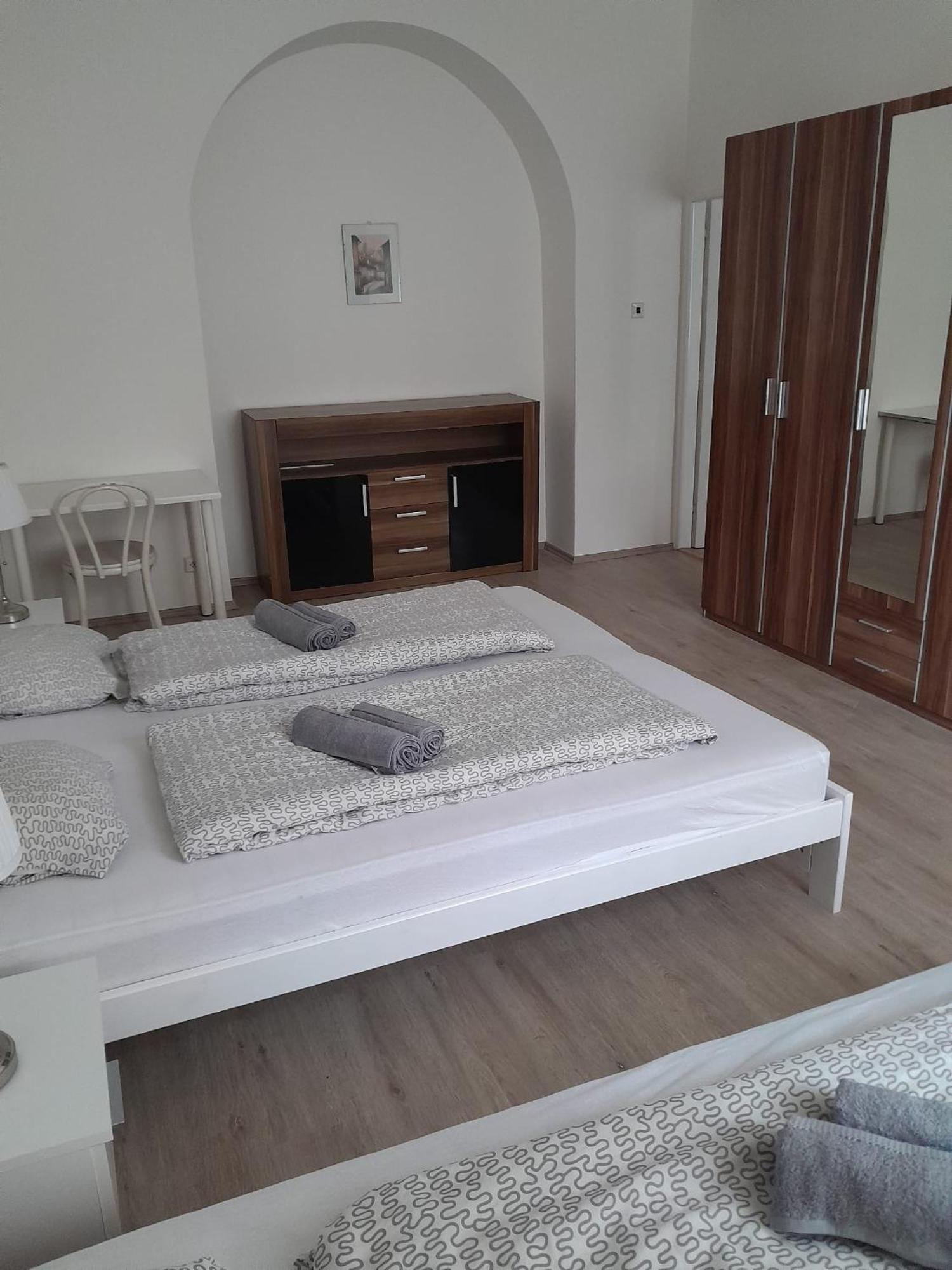 Lubert Apartmany S.R.O Prague Ngoại thất bức ảnh