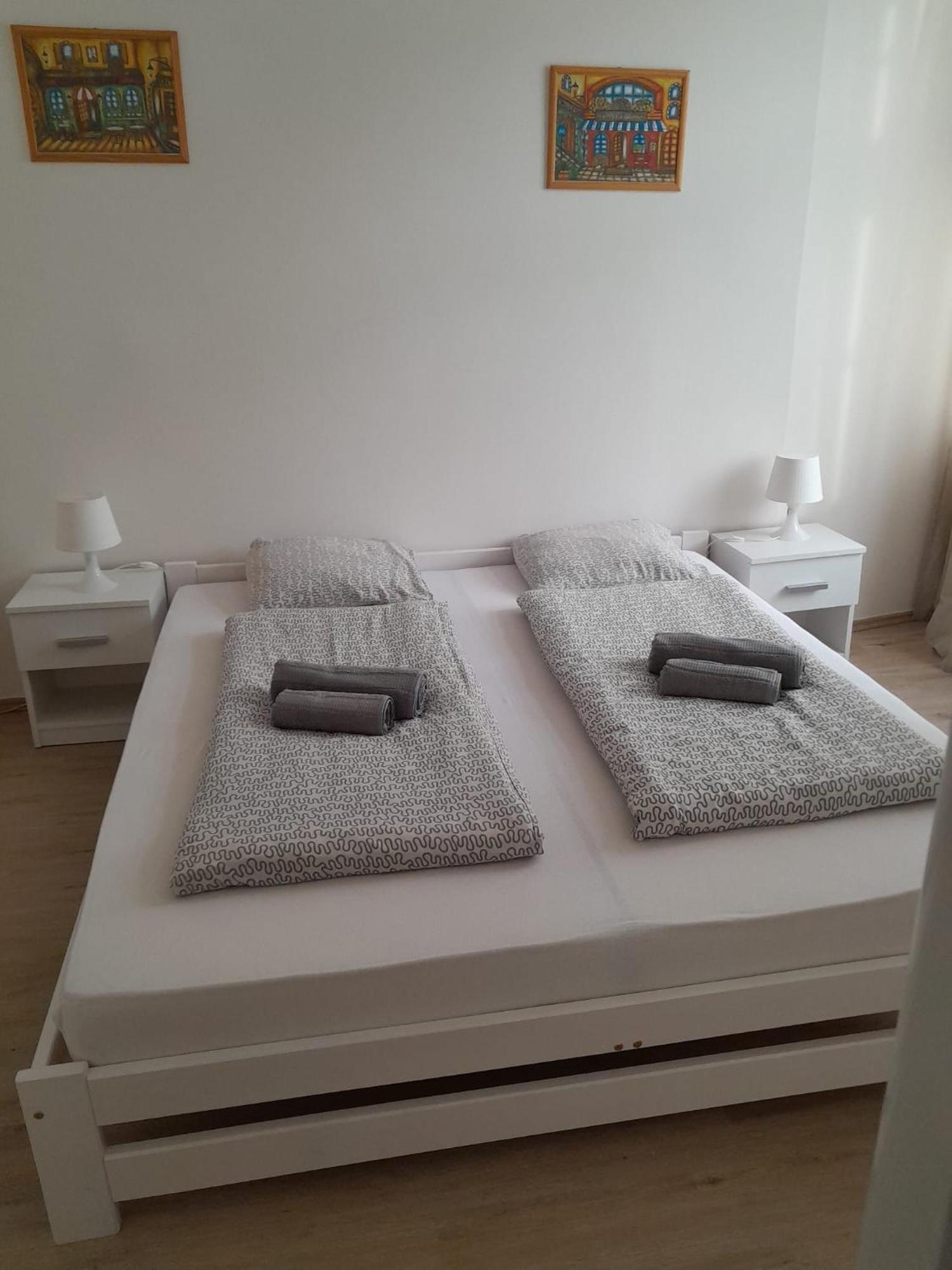 Lubert Apartmany S.R.O Prague Ngoại thất bức ảnh