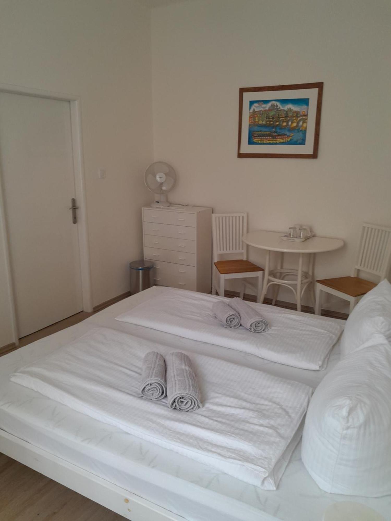 Lubert Apartmany S.R.O Prague Ngoại thất bức ảnh